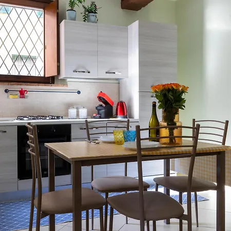 Διαμέρισμα Al Borgo Di Cristina&stefano Oltretorrente Universita', Ospedale Maggiore