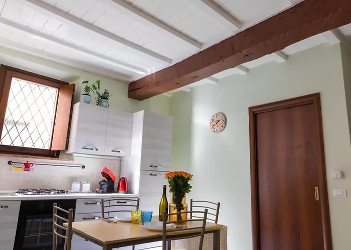 Lejlighed Al Borgo Di Cristina&stefano Oltretorrente Universita', Ospedale Maggiore *